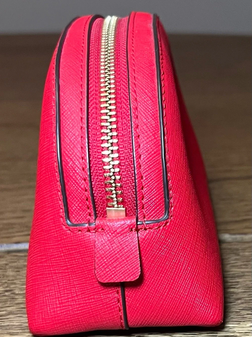 Tory Burch Robinson Small Makeup Bag in Brilliant Red